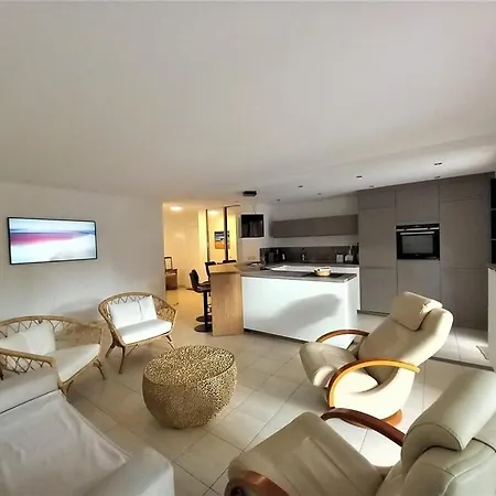 T3 Spacieux Dans De Standing * Fréjus